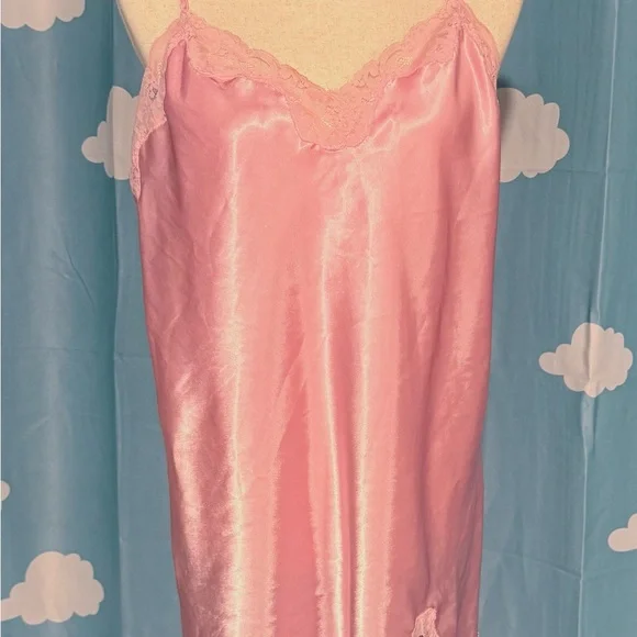 Pink vintage slip and white lacy robe w/ ribbon tie. L - Picture 9 of 9